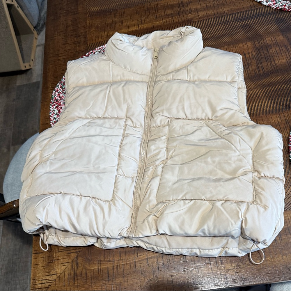 Women’s puffer vests. Khaki colored. BRAND NEW!